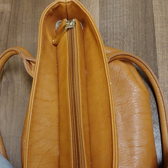 COPY - Charming Charlie Satchel bag tan zip closure - Picture 7 of 10